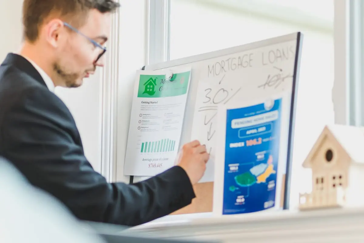 Comprar una Casa a Nombre de una Empresa (Persona Moral): Pros, Contras e Impuestos - Inmobiliaria32