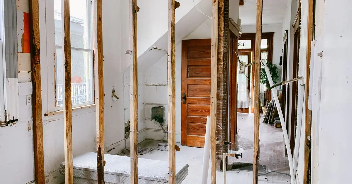 Comparación entre construir y comprar una casa en México