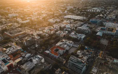 Mejores Zonas para Vivir e Invertir en Playa del Carmen (2026) - Inmobiliaria32