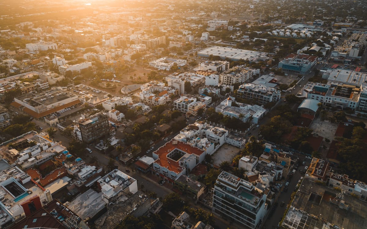 Mejores Zonas para Vivir e Invertir en Playa del Carmen (2026) - Inmobiliaria32